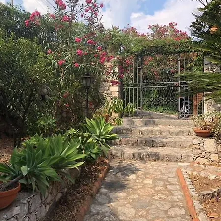 ベッド・アンド・ブレックファスト Luxury Terrazze E Vista Mare タオルミーナ